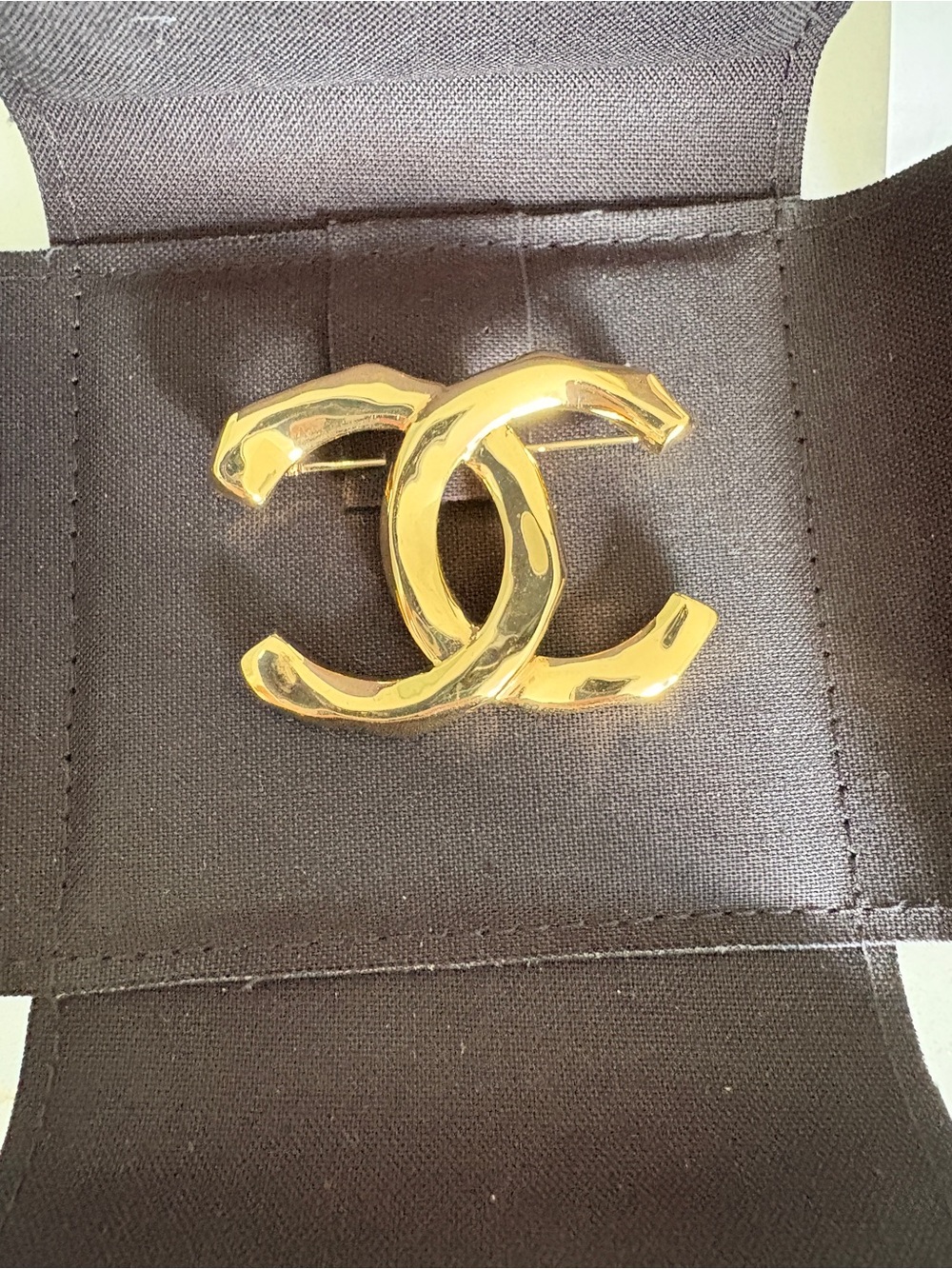 CHANEL Gold Interlocking CC Brooch Brand New Full Set